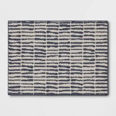 Room Essentials Washable Modern Dashe...