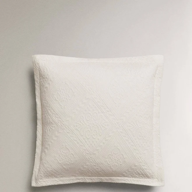 Zara Home Geometric Pattern Throw Pil...