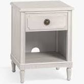 Clara Nightstand