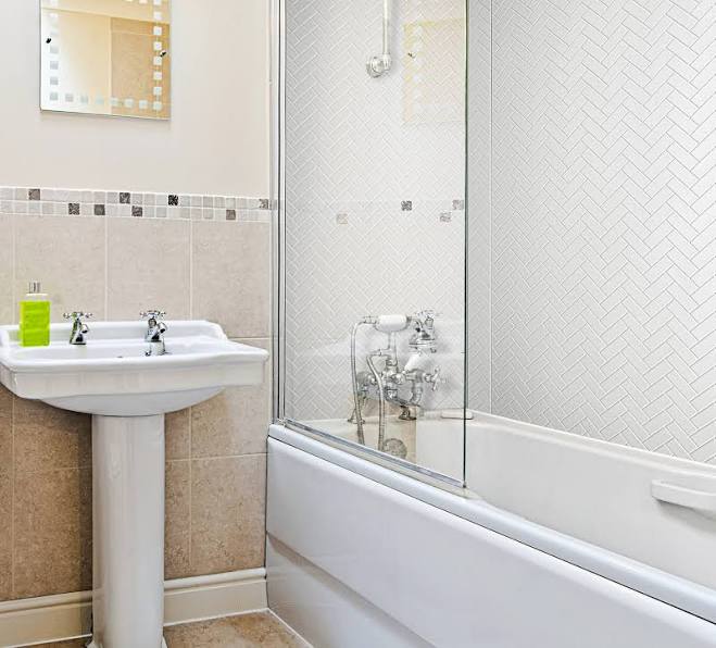 Herringbone Tub & Shower Wall Kit Glo...