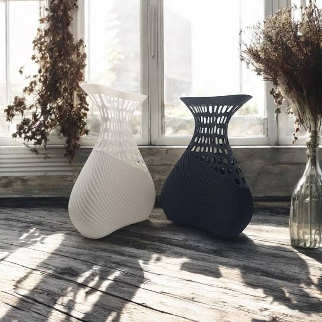 Minimalist Black/White Vase for Dried...