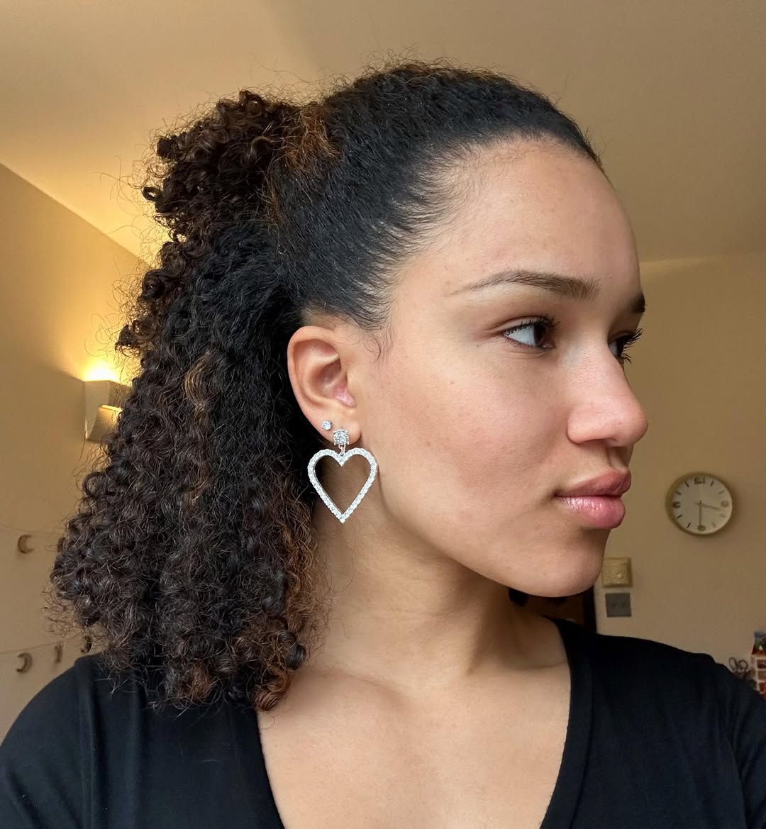 Defined Bouncy Curls Half Updo